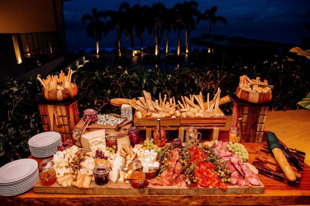 Jw Marriott Panama Hotel Ngoại thất bức ảnh A cheese and cold cuts display
