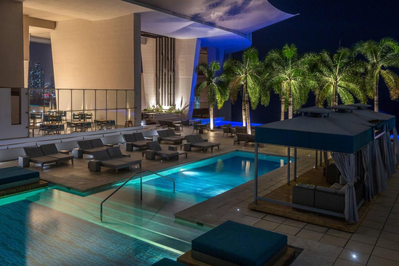 Jw Marriott Panama Hotel Ngoại thất bức ảnh The pool at the 101 Skybar